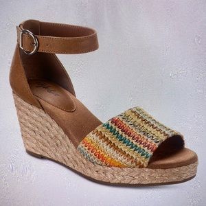 Womens espadrilles, new in box size 8